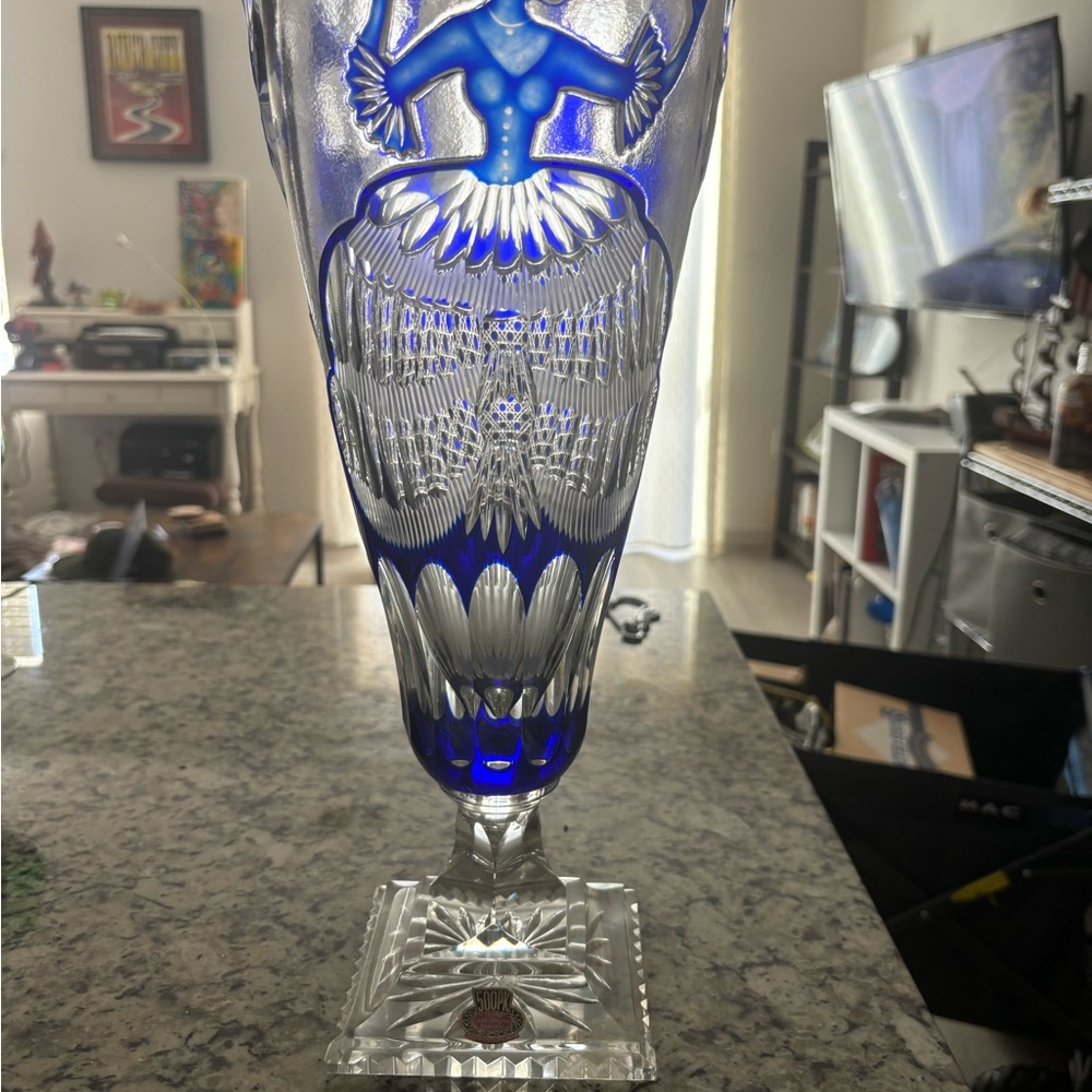 Crystal descriptive vase